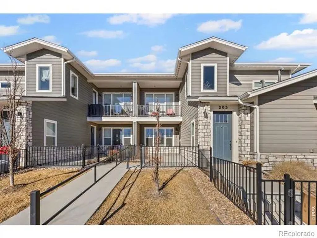 330 High Point Drive 103, Longmont