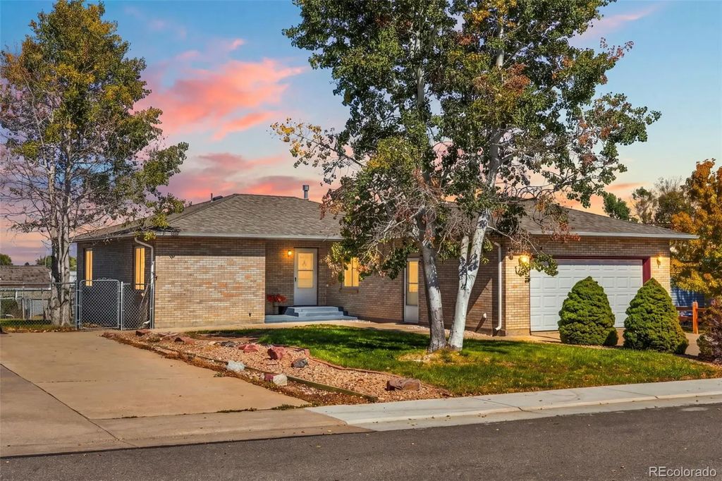 11 Sunset Court, Hudson