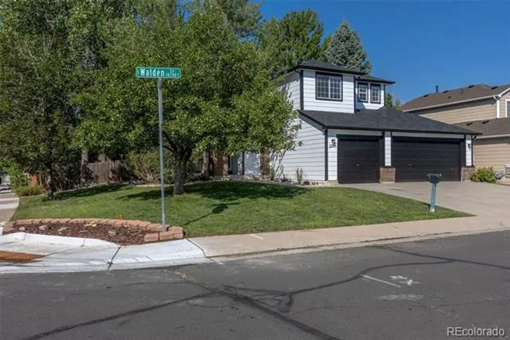 2241 S Walden Street, Aurora