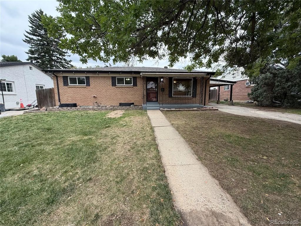 1330 Quentin Street, Aurora