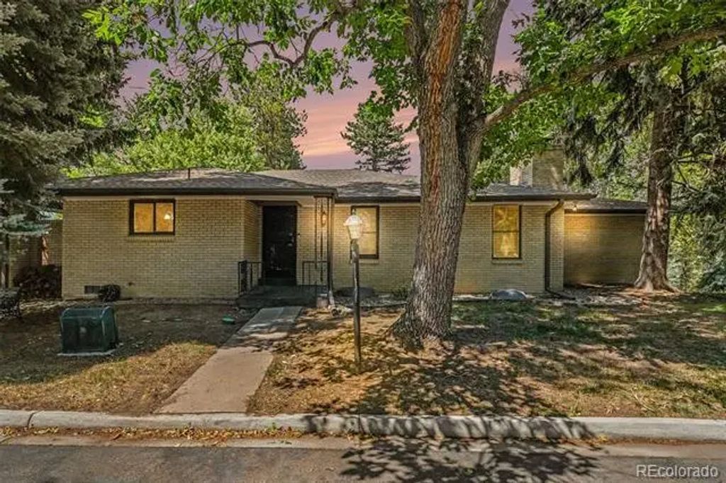 8550 W 10th Avenue, Lakewood