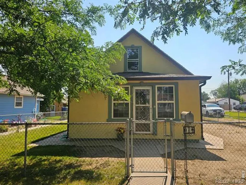 814 Ensign Street, Fort Morgan