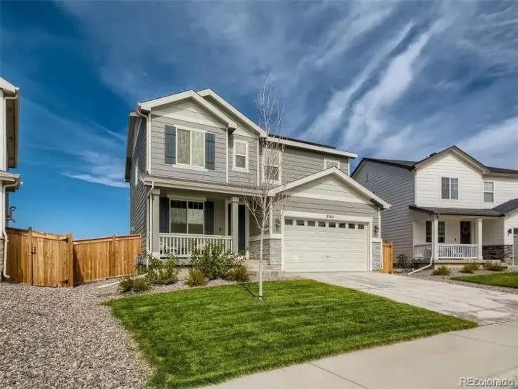 27431 E 10th Drive, Aurora