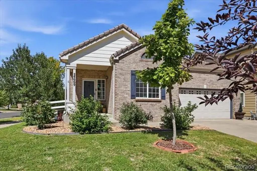 24669 E Wyoming Circle, Aurora
