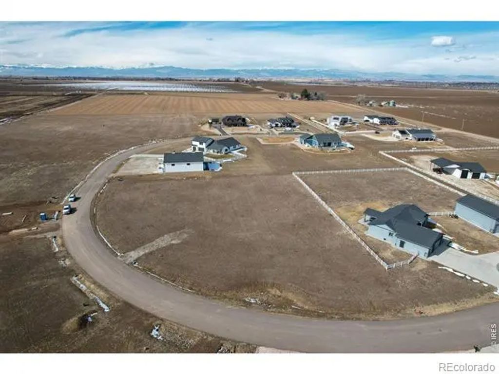 9411 Meadow Farms Drive, Milliken