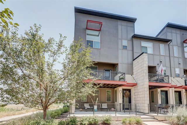 8863 E 55th Avenue, Denver