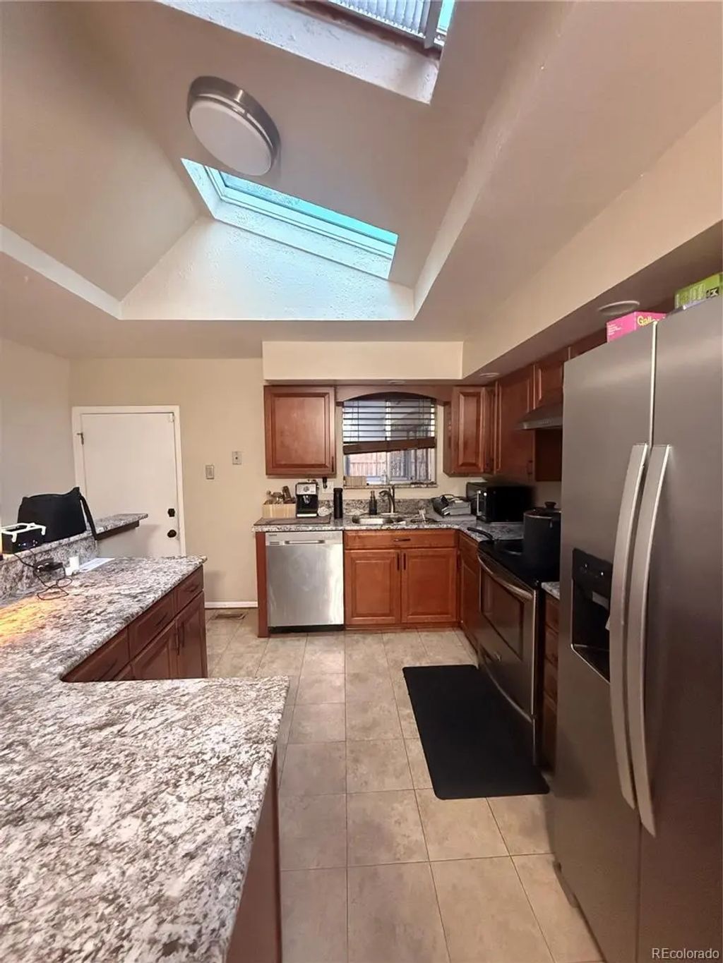 2576 S Flower Street, Lakewood