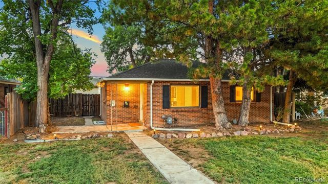 3395 N Oneida Street, Denver