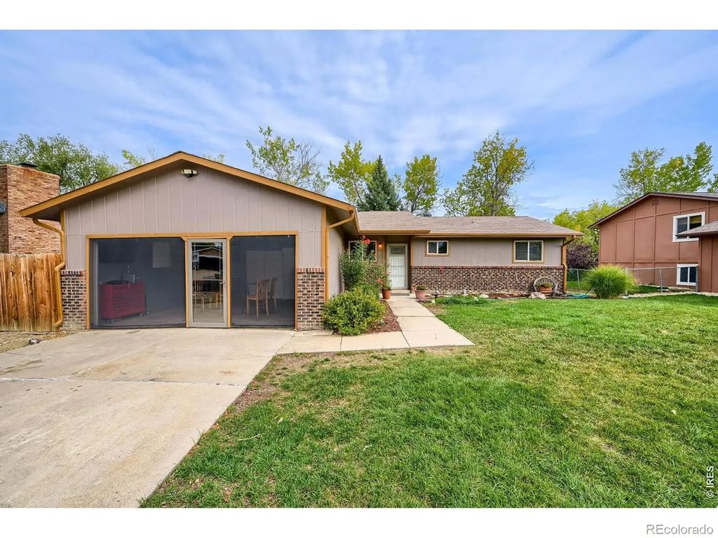 2542 Cambridge Drive, Longmont