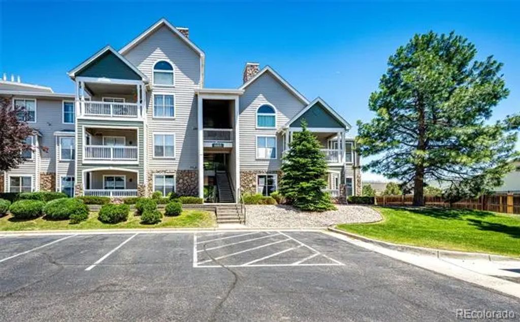 6005 W Castlegate Drive W B18, Castle Rock