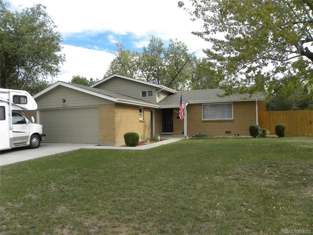 13204 E Parkview Drive, Aurora