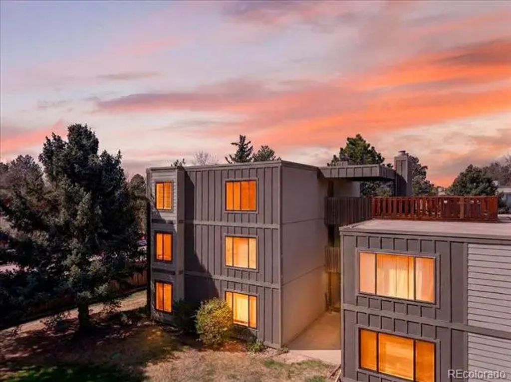 2525 S Dayton Way 2010, Denver