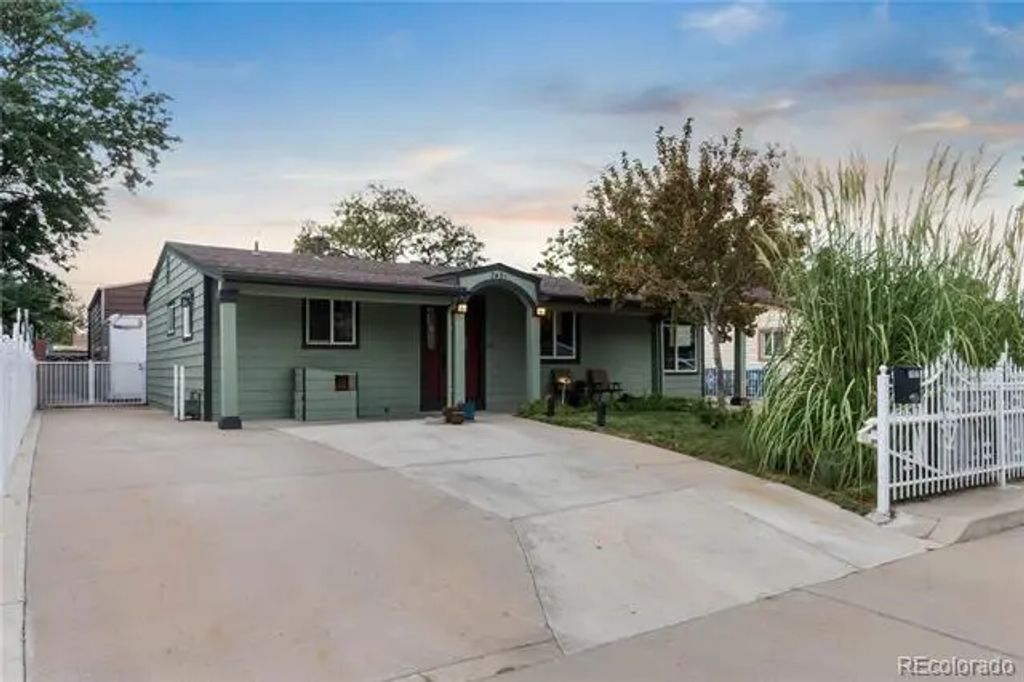 7491 Locust Street, Commerce City