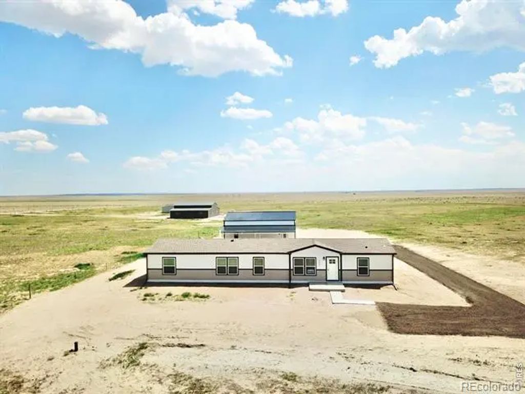41876 County Road 80, Briggsdale