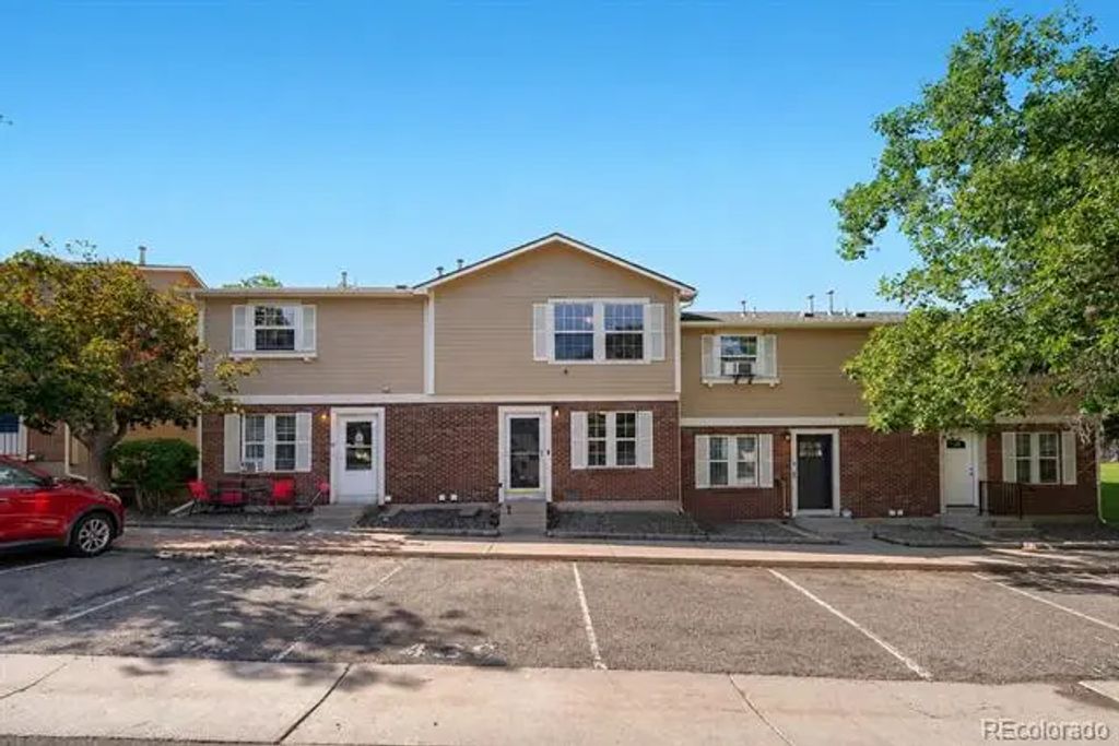 1543 S Ouray Circle C, Aurora