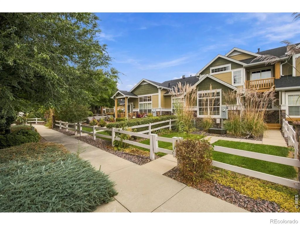 114 Bayside Circle, Windsor