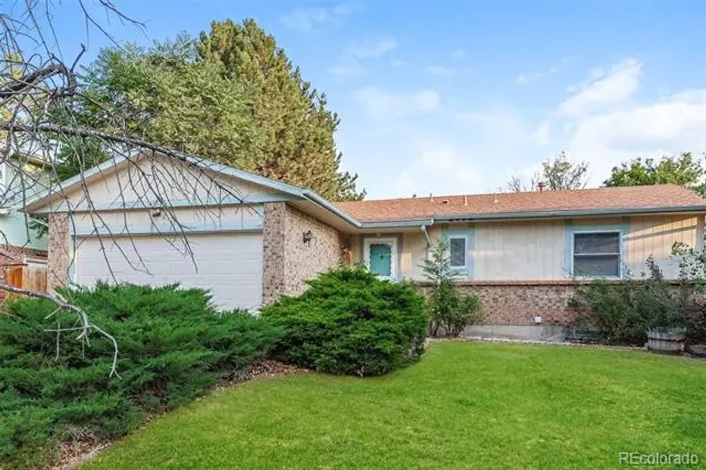 14697 E Oregon Drive, Aurora