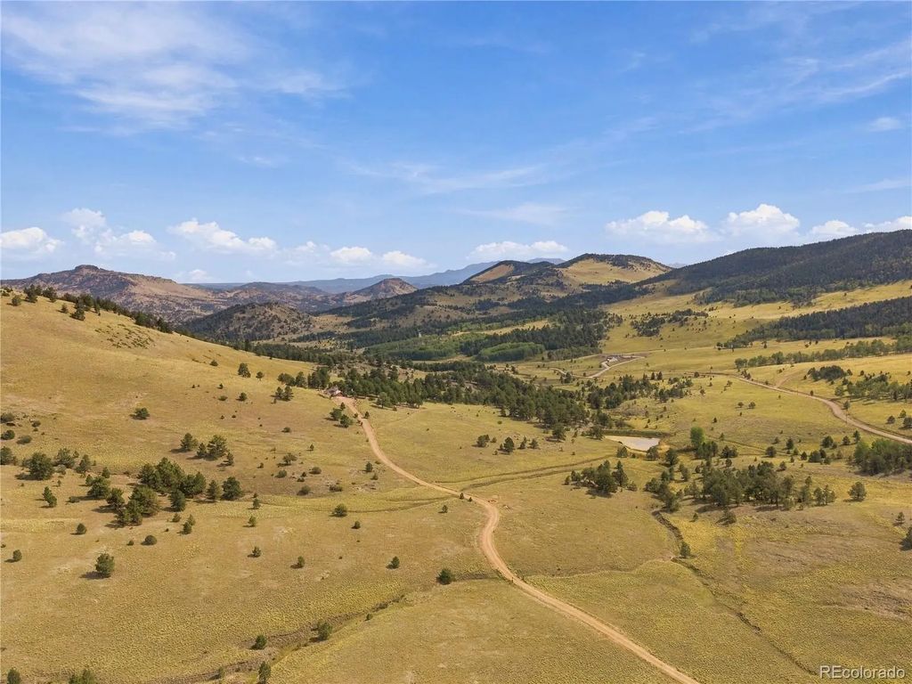 214 Betty Lou Road, Guffey