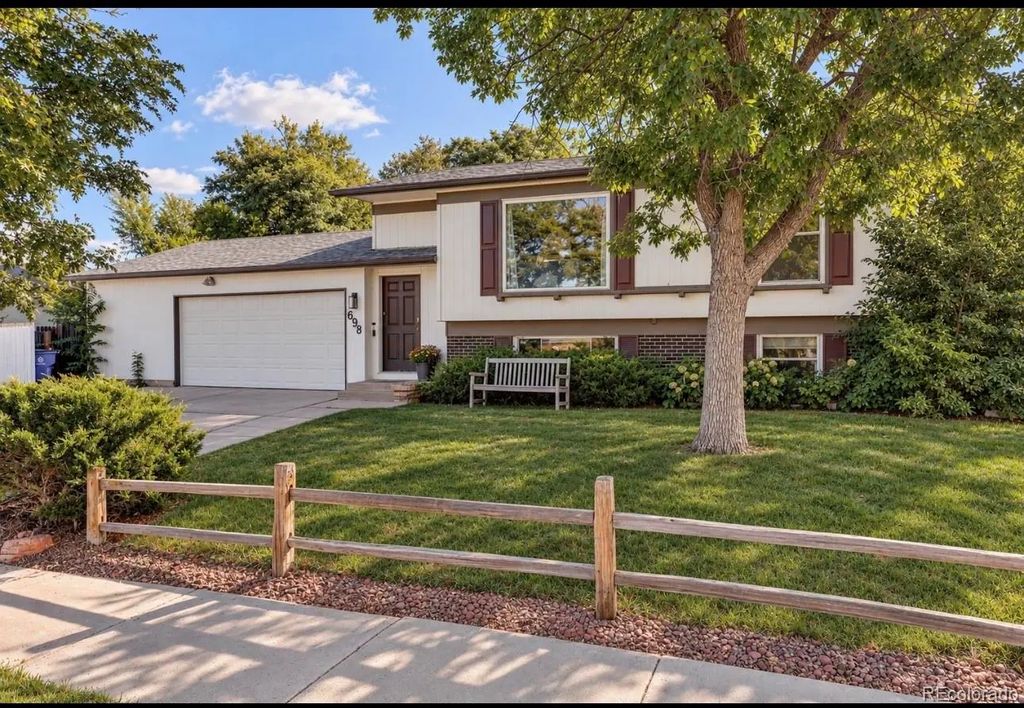 698 S Moline Street, Aurora