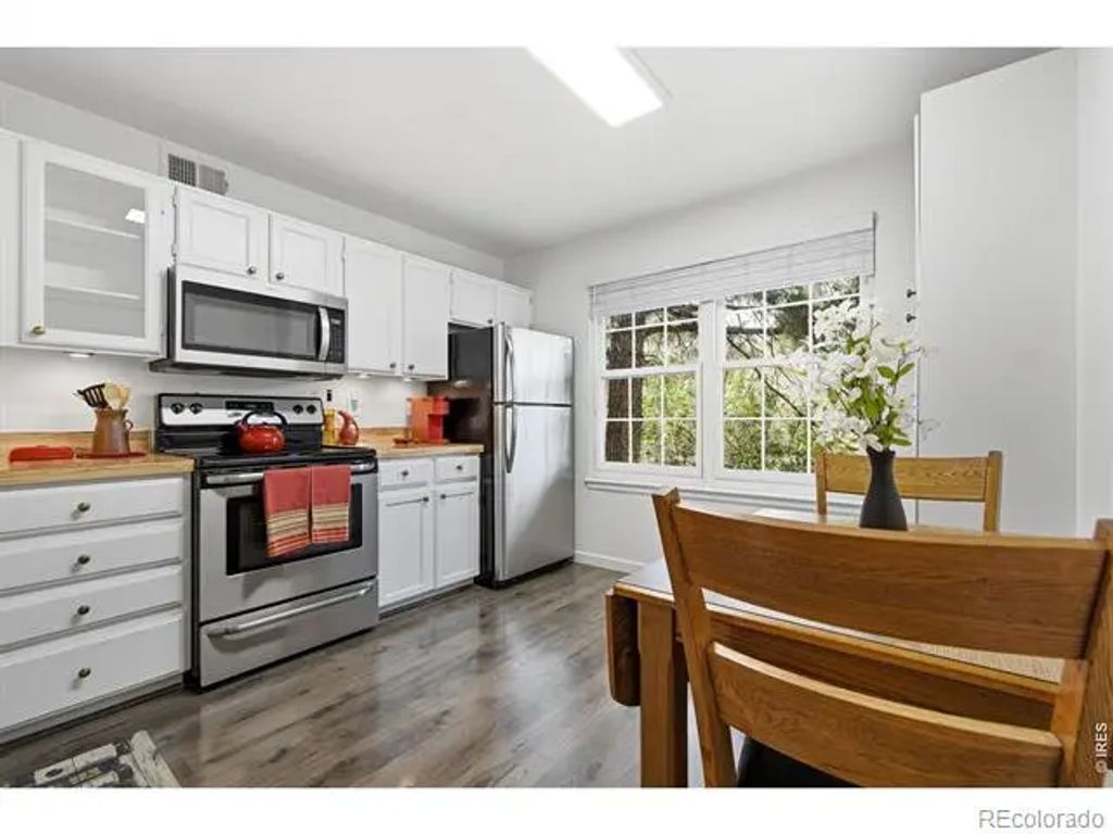 965 S Miller Street 201, Lakewood