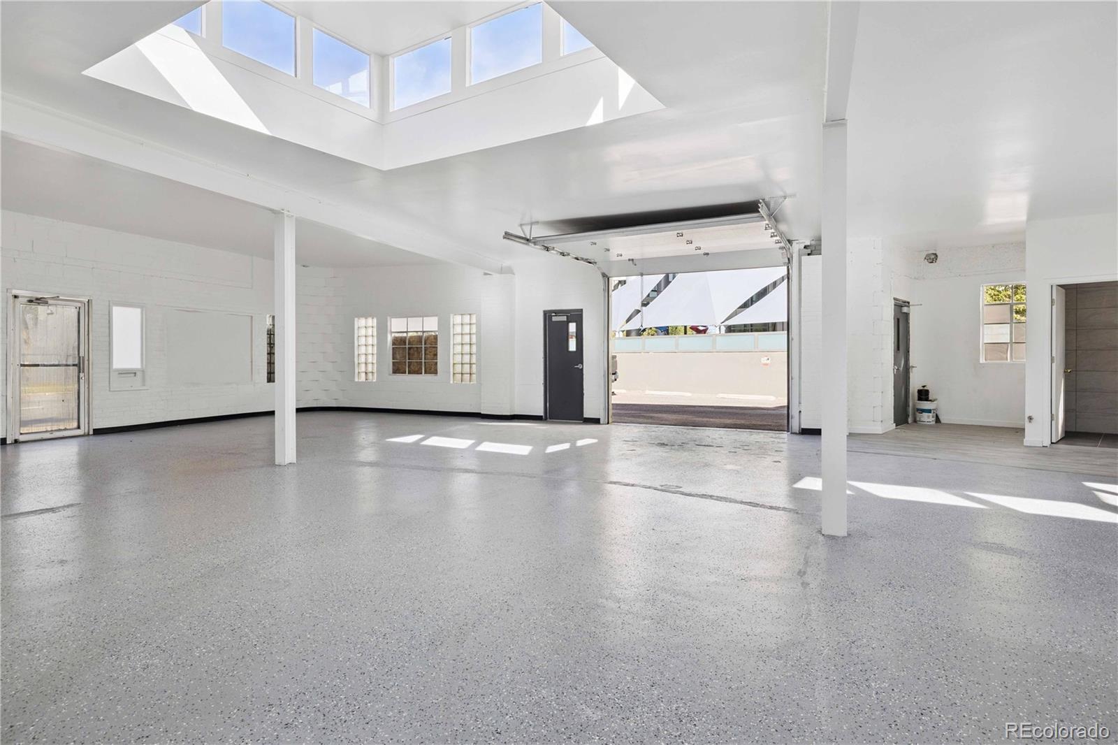 Photo of Listing #1800717