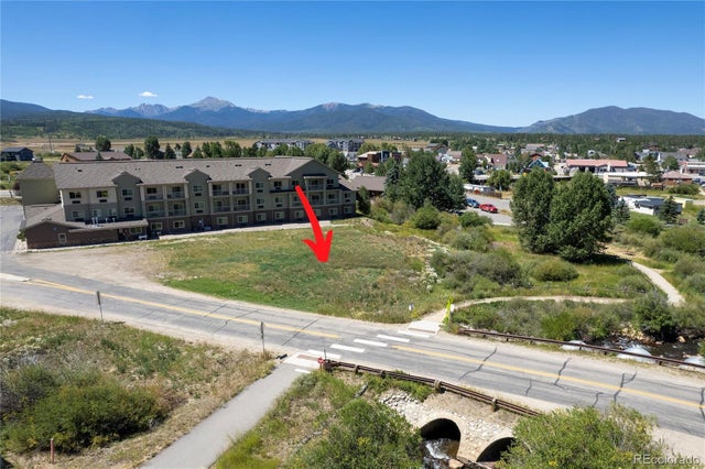 201 S Wapiti Drive, Fraser