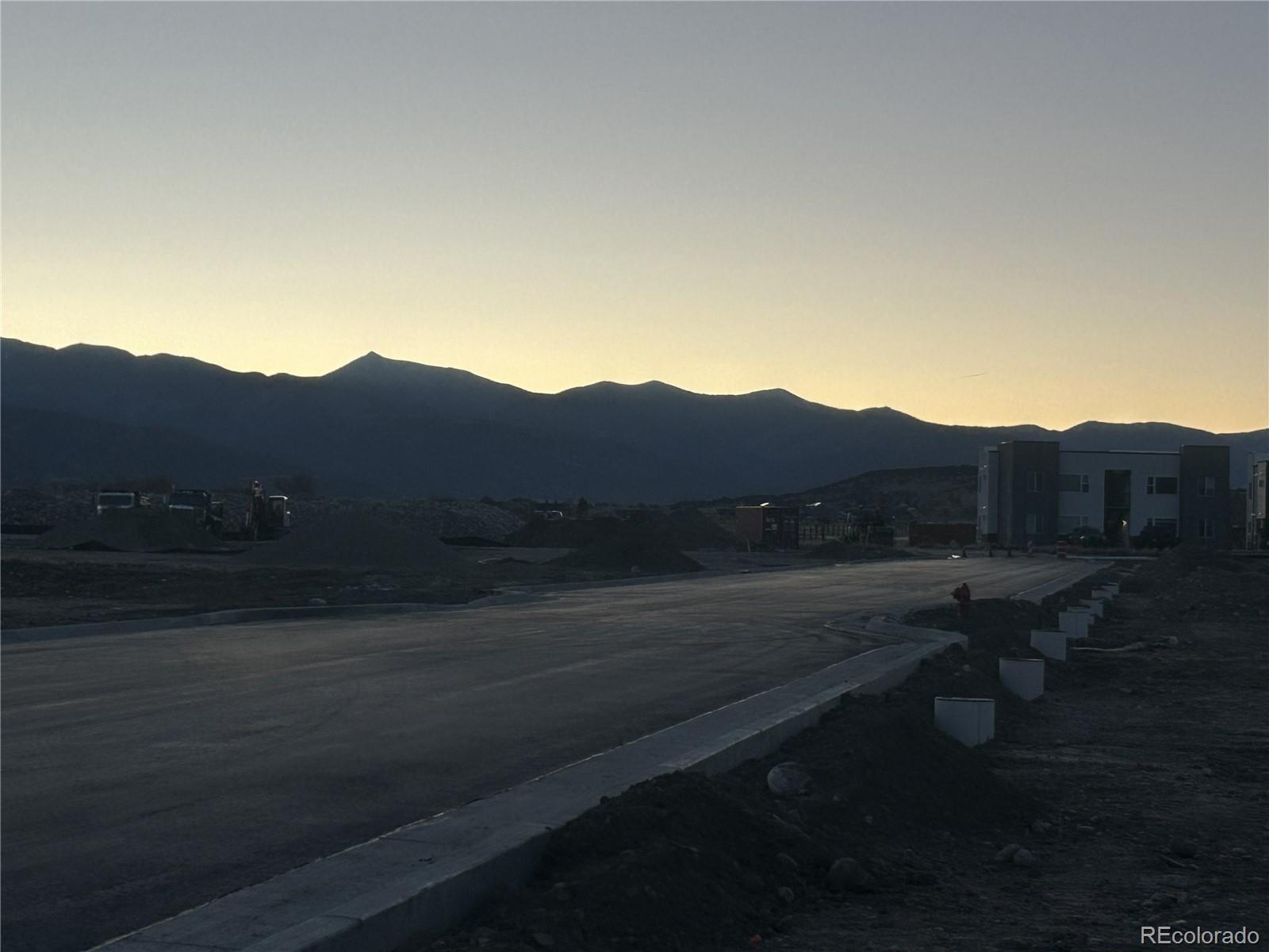 Photo of Listing #6879924