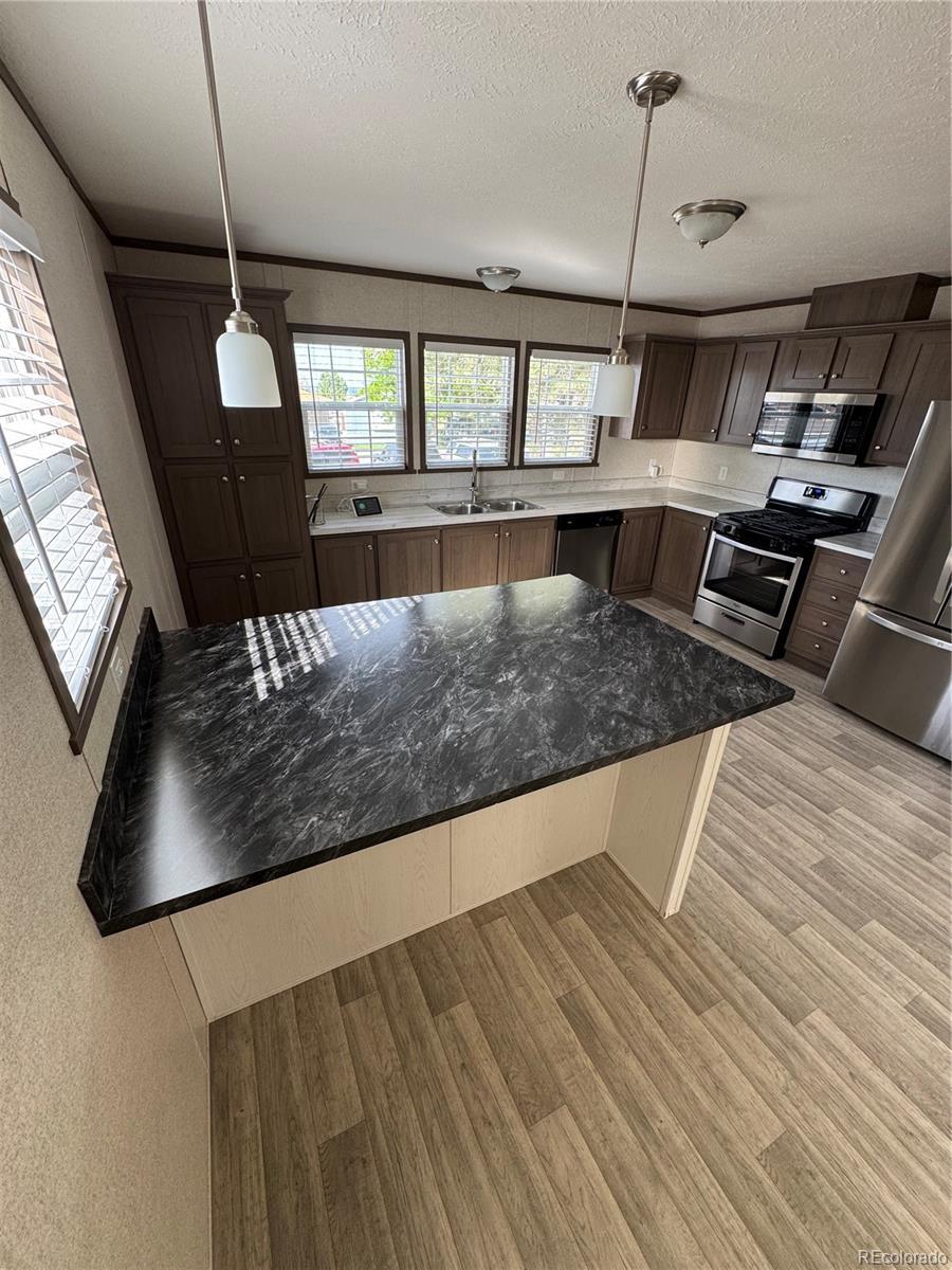 Photo of Listing #1918039