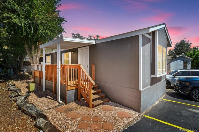 9400 Elm Court, Denver