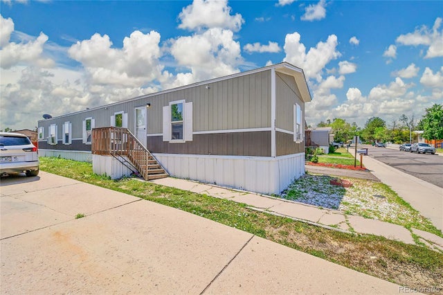 5064 E 97th Place, Denver