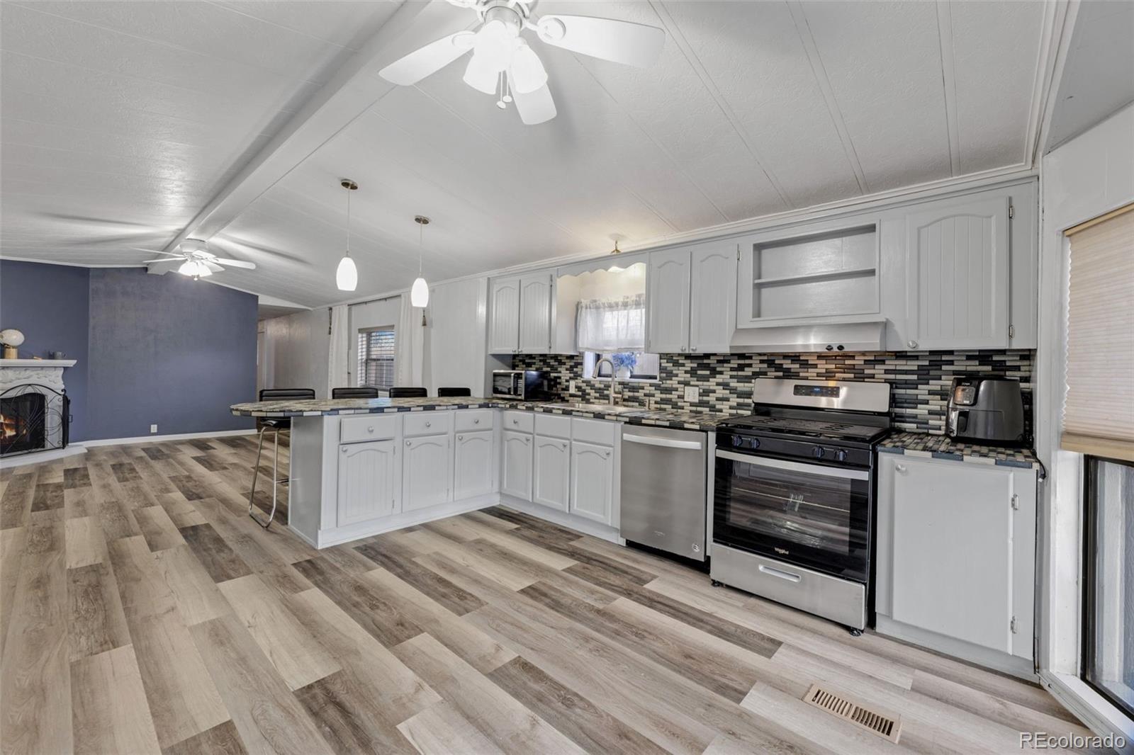 Photo of Listing #6229877