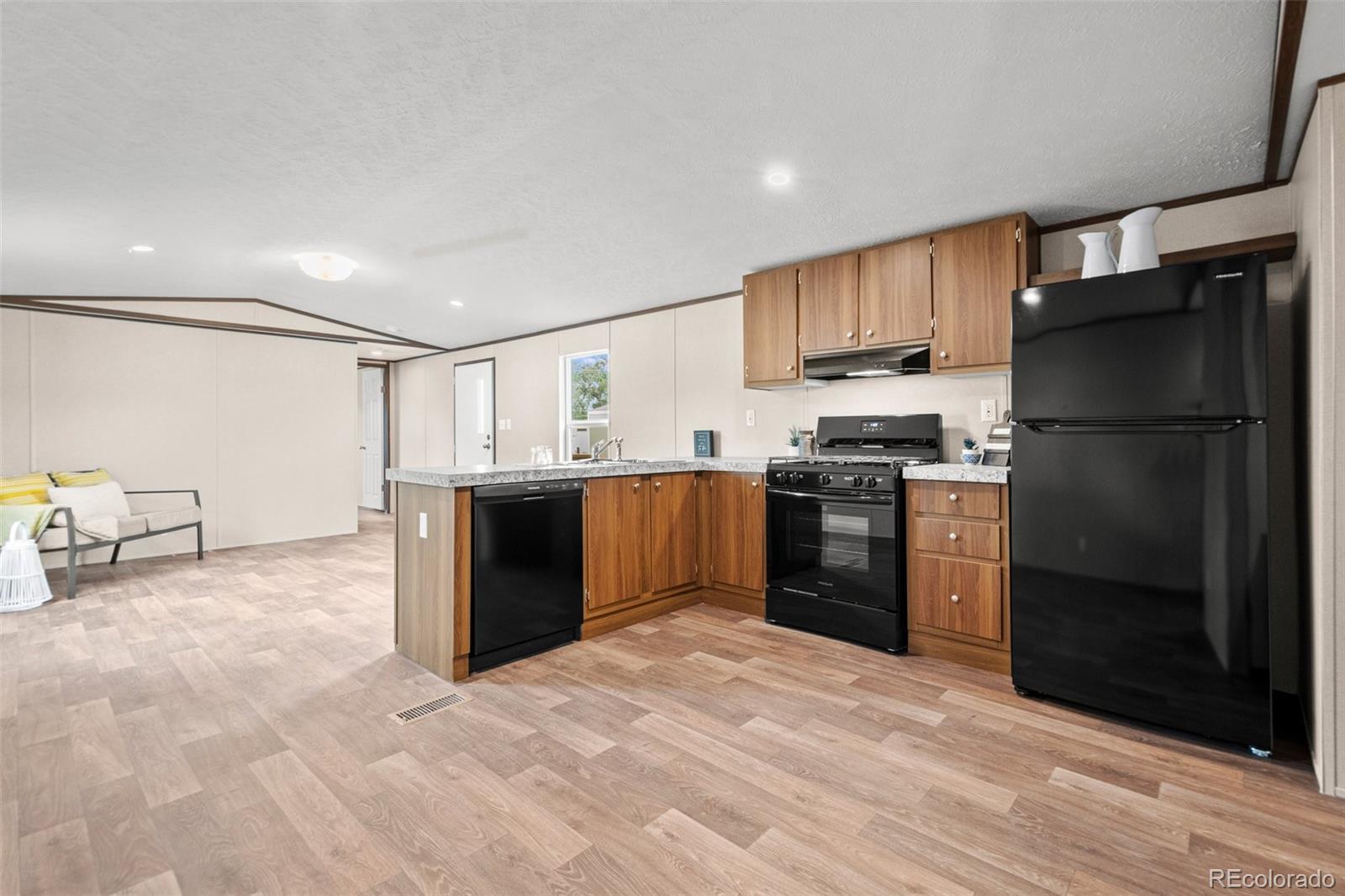 Photo of Listing #9253452