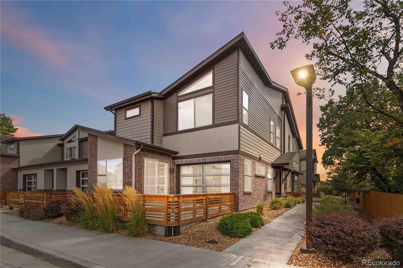 Photo of Listing #1512577