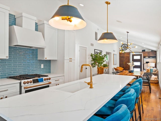 2289 Hudson Street, Denver