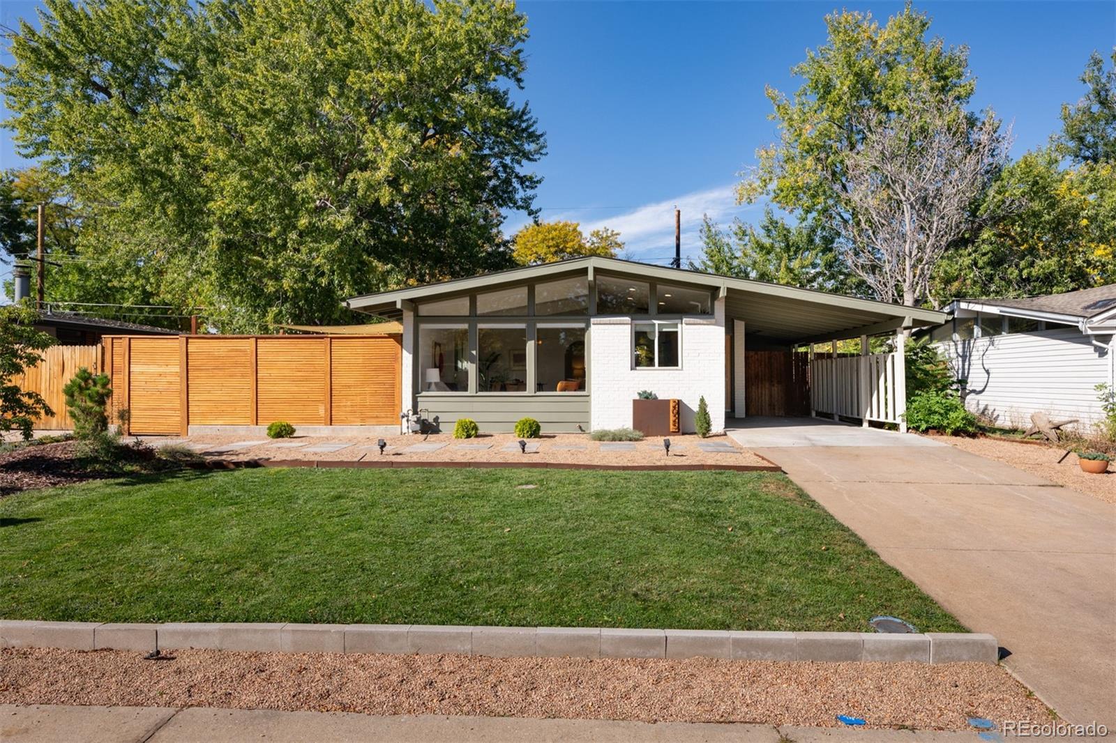 Photo of Listing #1527313