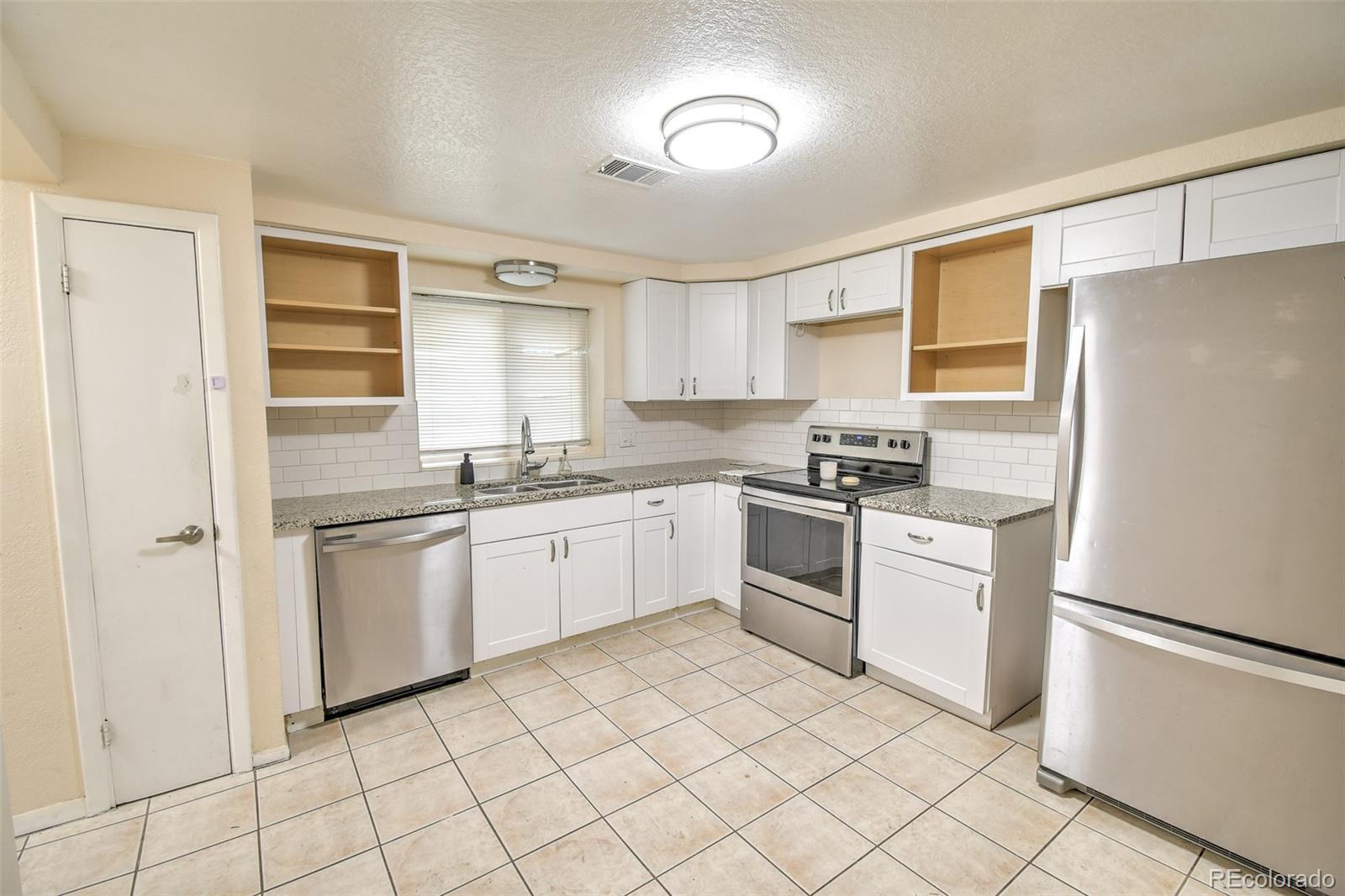 Photo of Listing #1537844