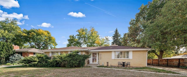 2132 E Dartmouth Avenue, Englewood