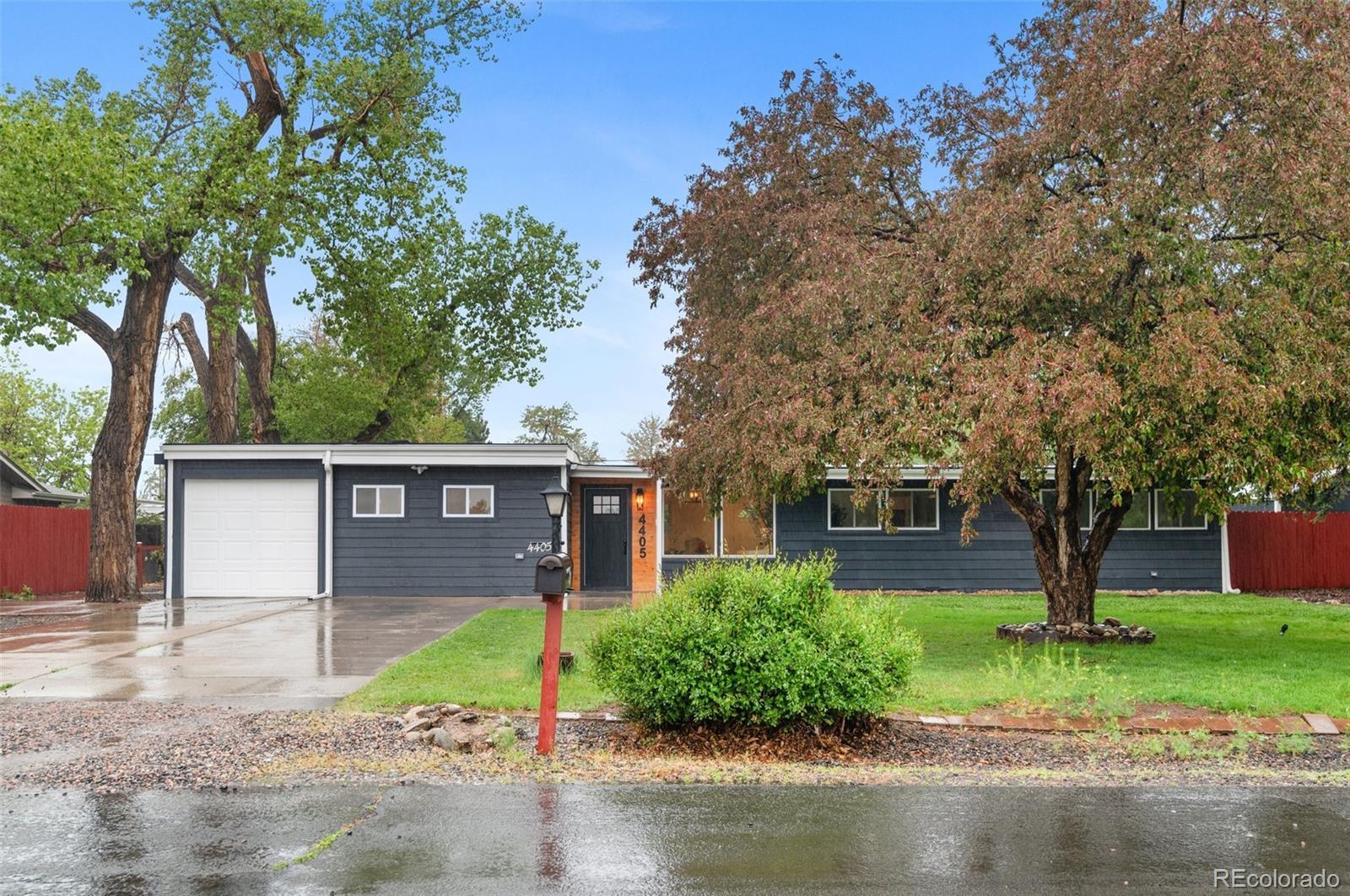 Photo of Listing #1563699