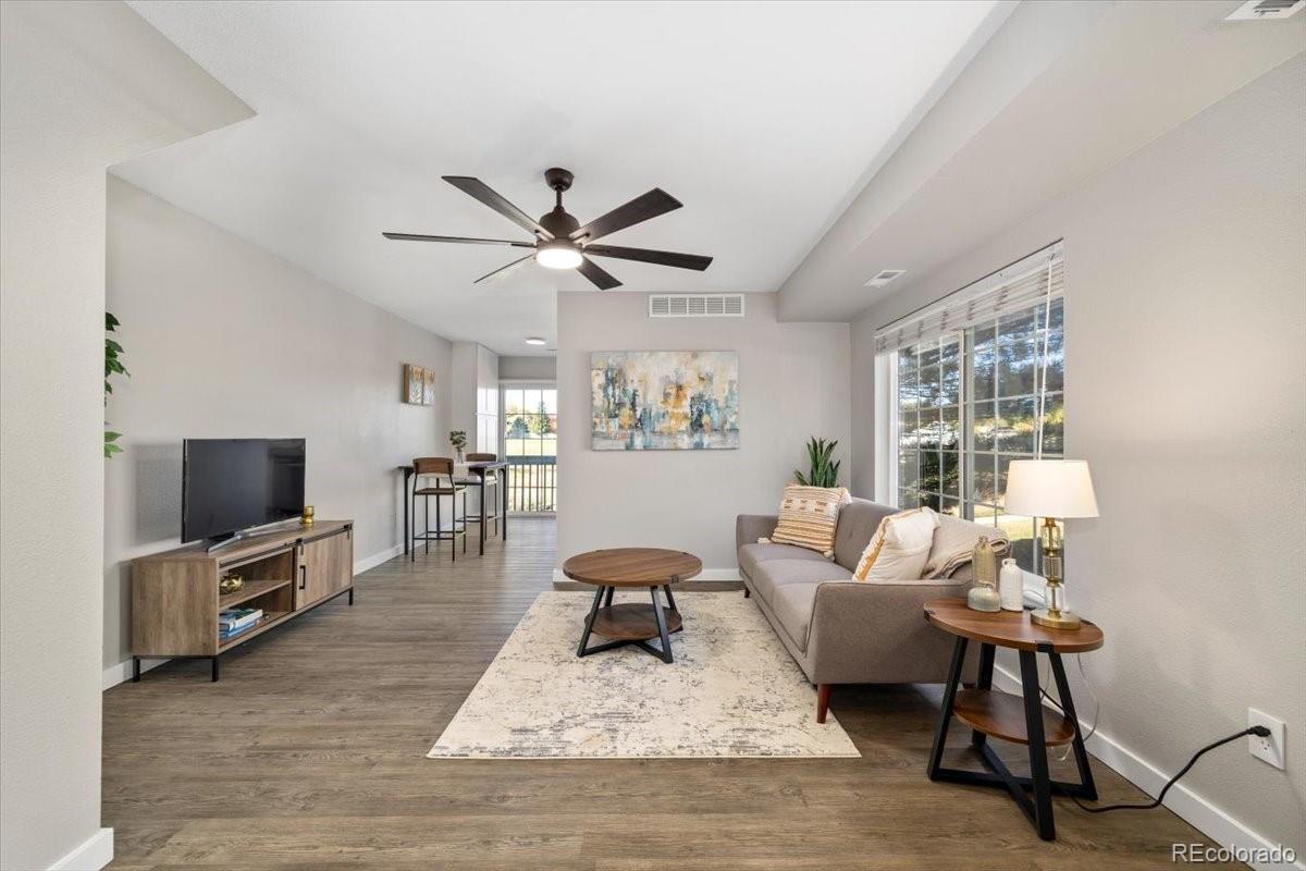 Photo of Listing #1587341