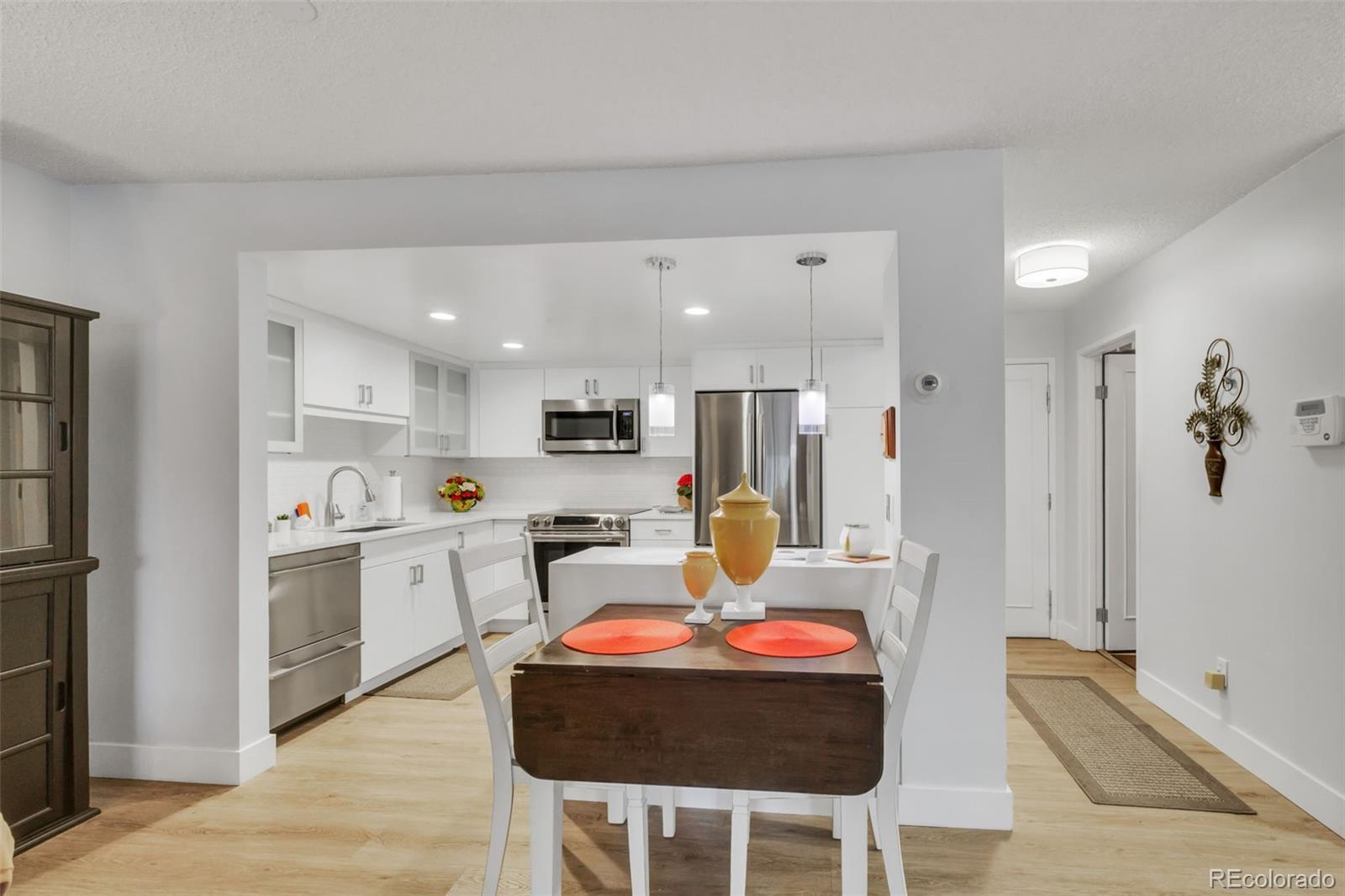 Photo of Listing #1587527