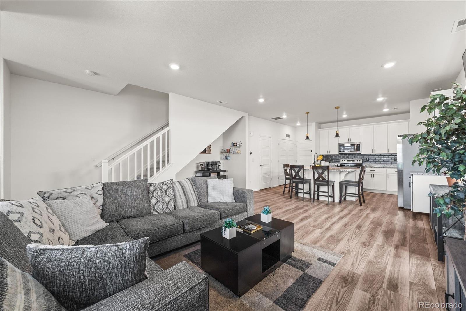 Photo of Listing #1594357