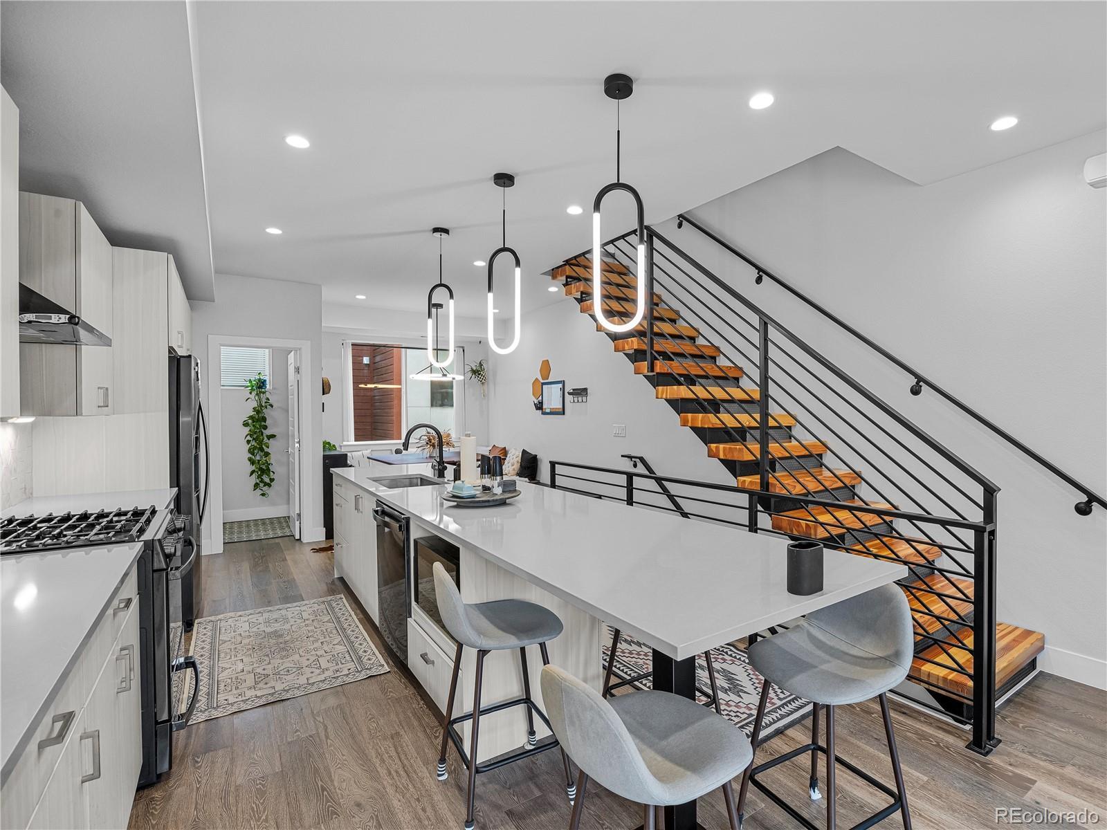 Photo of Listing #1619165