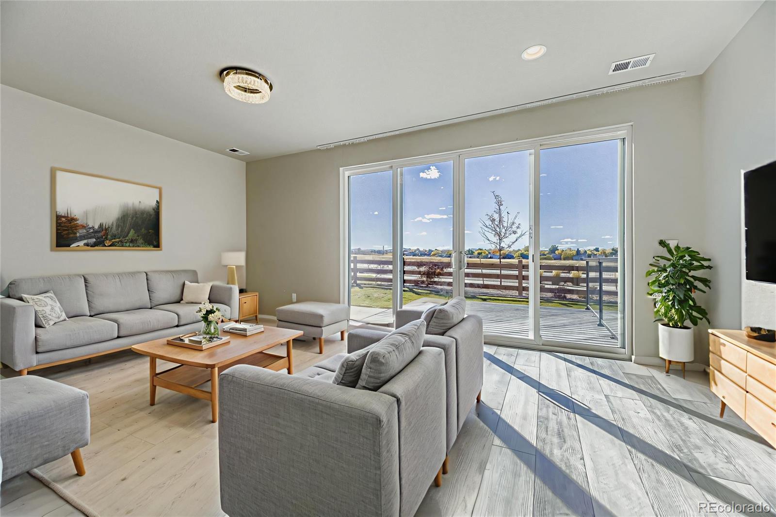 Photo of Listing #1630899