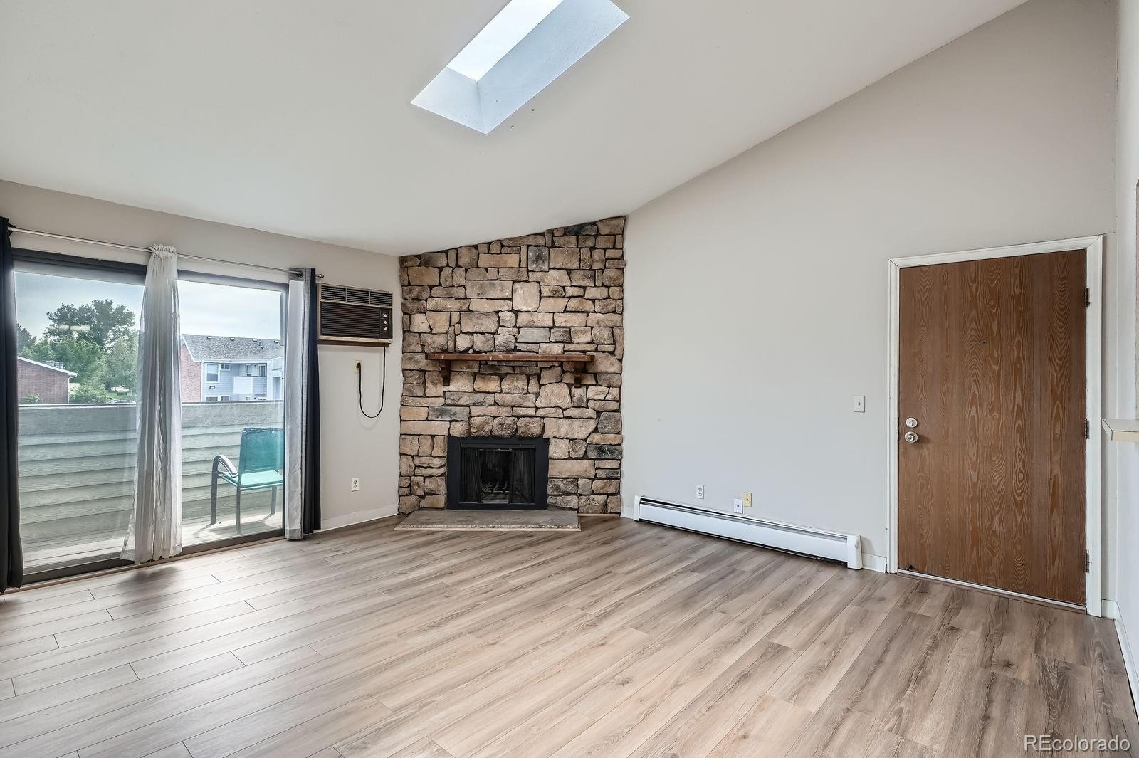 Photo of Listing #1636471