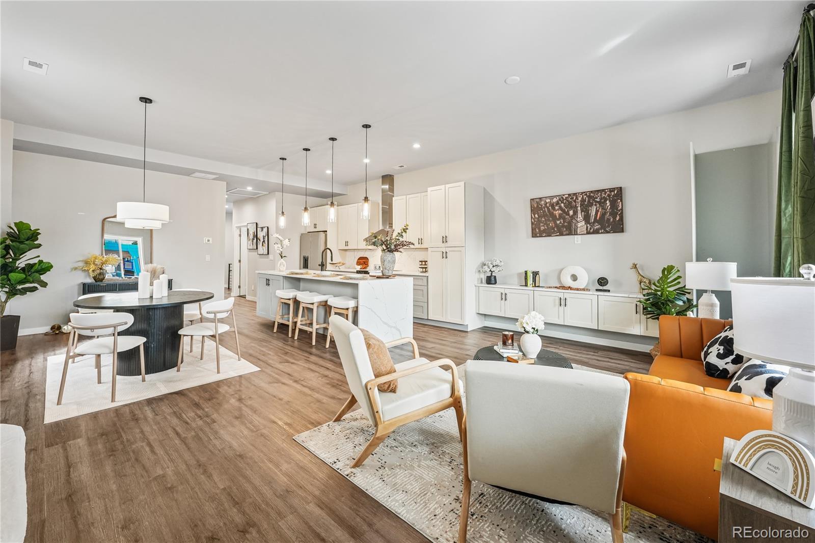 Photo of Listing #1697628