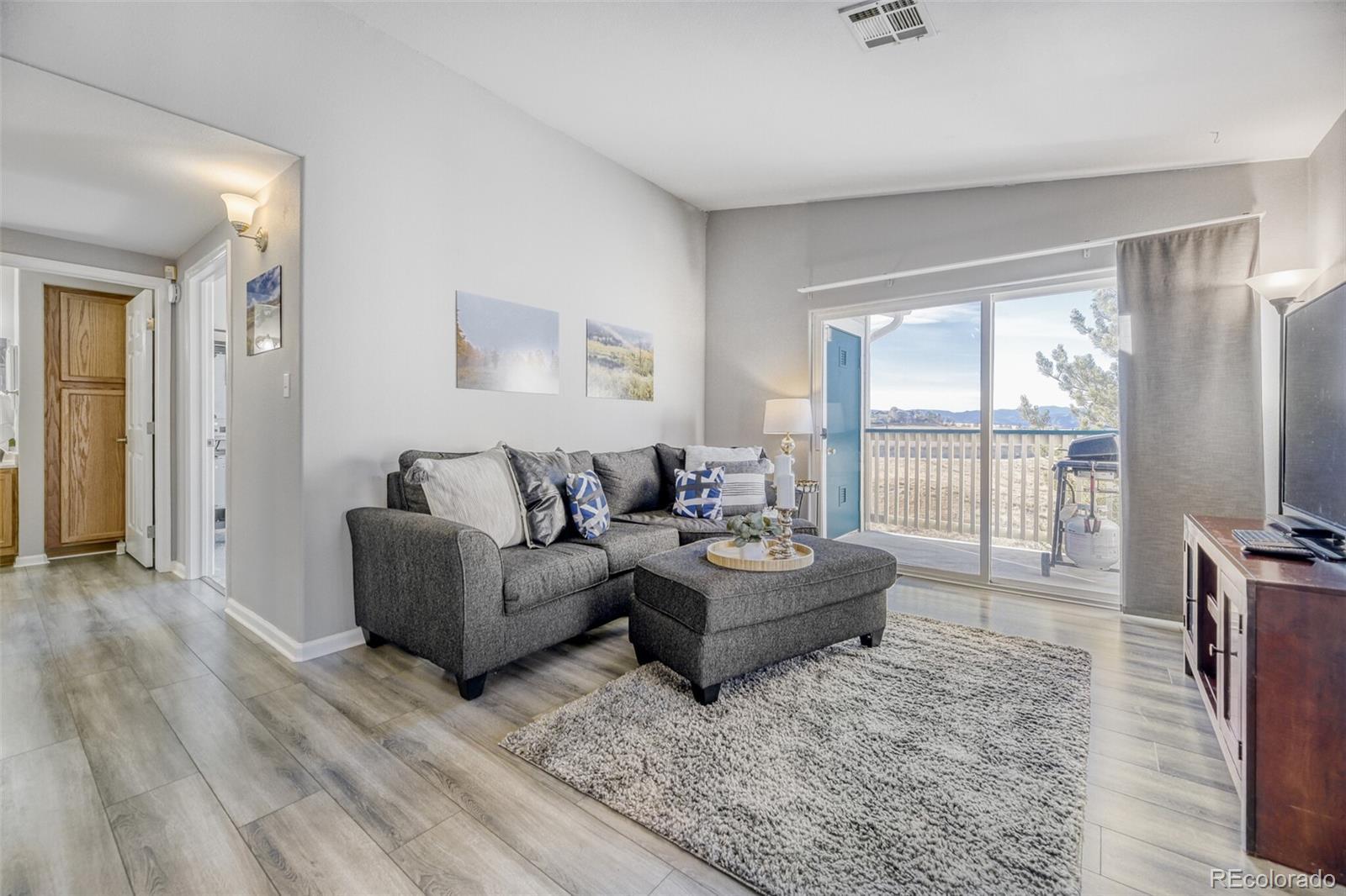 Photo of Listing #1699566