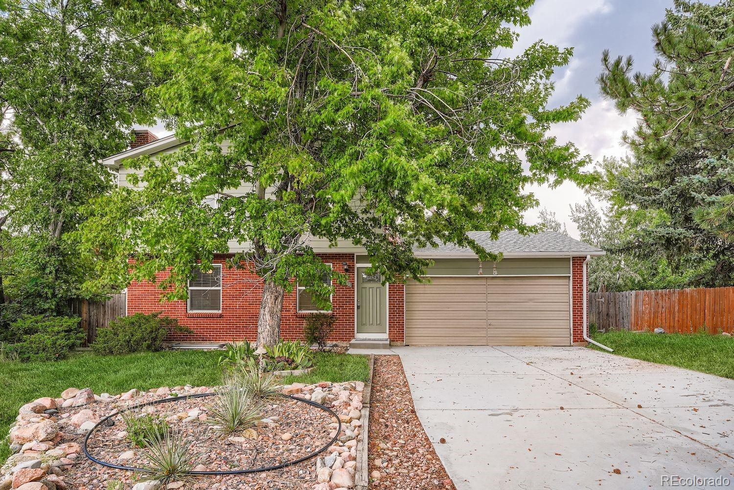 Photo of Listing #1715696