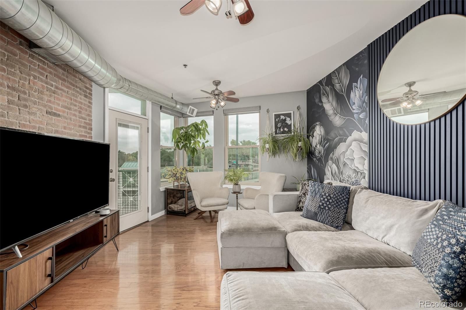 Photo of Listing #1717210