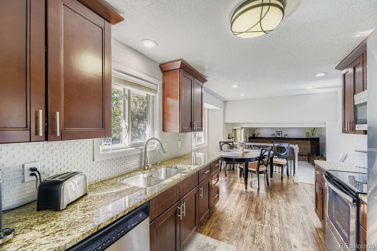 Photo of Listing #1733150