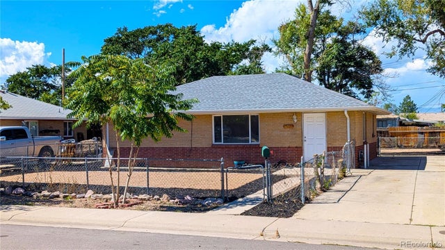 6911 Weiman Court, Commerce City